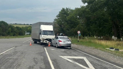 Водитель легкового авто пострадала в ДТП с участием трёх машин на Ставрополье