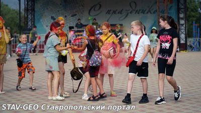 В Летней Ставке прошел фестиваль красок.