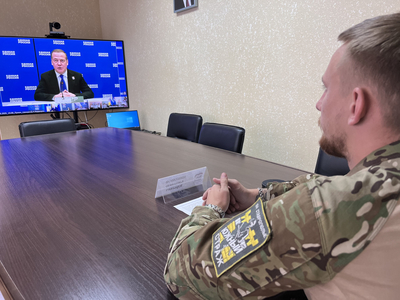 Дмитрий Медведев поддержал инициативу ставропольца по организации в регионах литературных площадок для писателей-фронтовиков