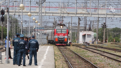 Электропоезд насмерть сбил человека в Ессентуках