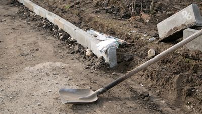 Проезжую часть и тротуары ремонтируют на семи улицах в Ставрополе