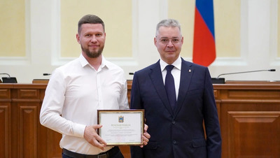 Губернатор Владимиров наградил 27 сотрудников строительной отрасли Ставрополья