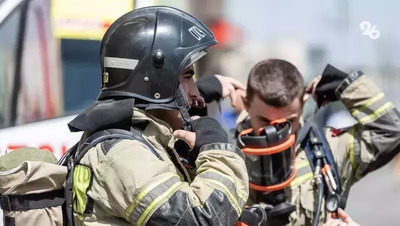 Сухая трава горит в хуторе Шпаковского округа