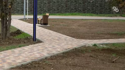 Новый тротуар появился у школы и почты в станице Андроповского округа