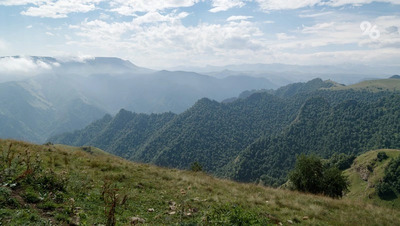 Спасатели ищут альпиниста в Сочи третий день