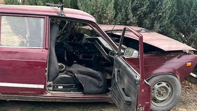 Двое водителей пострадали при столкновении легковушек в Курском округе