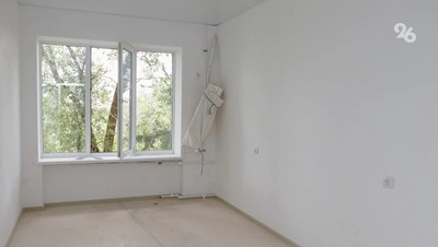 Сироте помогут решить проблемы с аварийным жильём по поручению губернатора