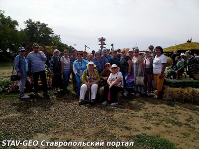 Участники клуба Серебряные россыпи посетили Бахчу Понаморевых
