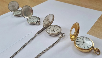 Таможня Минеральных Вод пресекла вывоз антикварных часов в Турцию