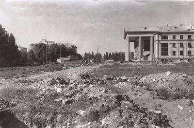 Благоустройство территории рядом с драмтеатром имени Лермонтова, начало 1960-х.