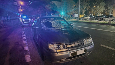 Женщину, переходившую ночью дорогу на красный свет, насмерть сбили в Ставрополе