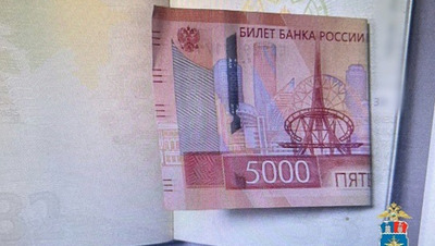 Иностранец попытался дать взятку правоохранителю в аэропорту Минвод