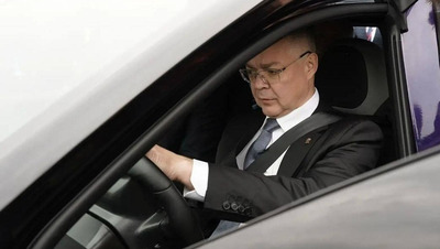 Губернатор Ставрополья протестировал новый электромобиль на форуме в Минводах