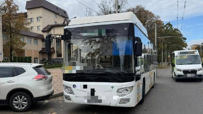 В Ставрополе 77-летний пенсионер упал и получил травмы в затормозившем автобусе