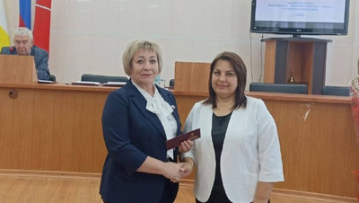 Почётный работник общего образования РФ стала главой Думы Труновского округа