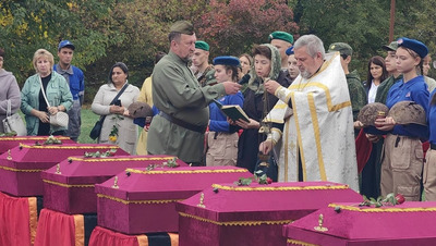 Поисковики перезахоронили останки семи советских воинов в селе на Ставрополье
