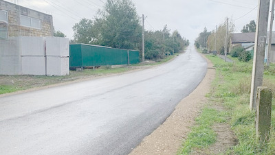 По требованию прокурора в Арзгире отремонтировали дорогу у дома участника СВО