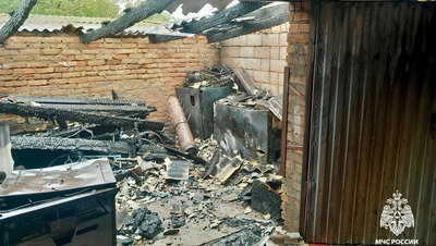 Гараж в станице Курского округа мог сгореть из-за неисправности бытовой техники