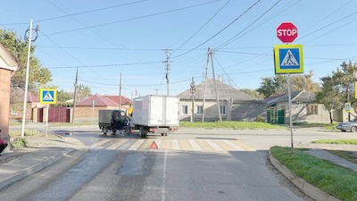 В Петровском округе в результате столкновения автомобилей пострадал водитель