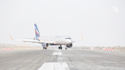 Пассажир пытался нанести себе травмы при приземлении в аэропорту Минвод