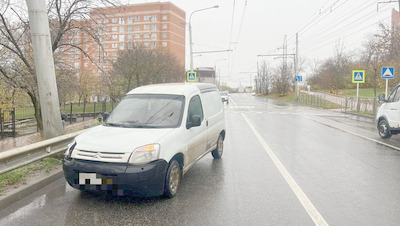 В Ставрополе пенсионер на иномарке сбил девушку-пешехода на зебре