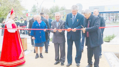 Герои труда торжественно открыли бульвар Аграриев в Зеленокумске