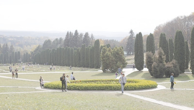 Более тысячи новых кустов роз встретят отдыхающих в Кисловодске весной