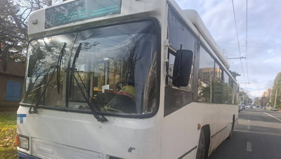 Пассажирка пострадала во время экстренного торможения троллейбуса в Ставрополе