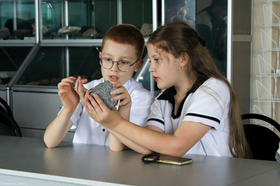 Наука на ощупь: как школьников знакомят с геологией