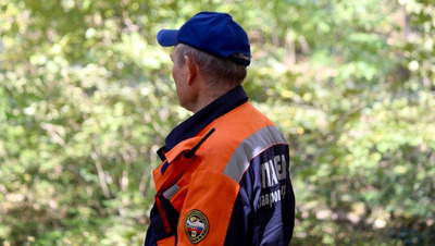 Спасатели Ставрополья вывели из леса заблудившихся двух мужчин и женщину