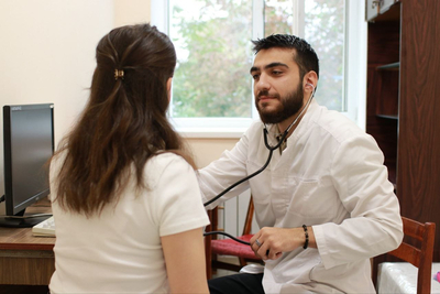 Коллектив Благодарненской районной больницы пополнили три новых специалиста