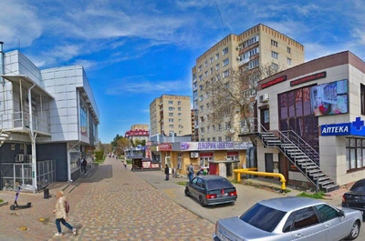 В Ставрополе требуют убрать яркие вывески со зданий