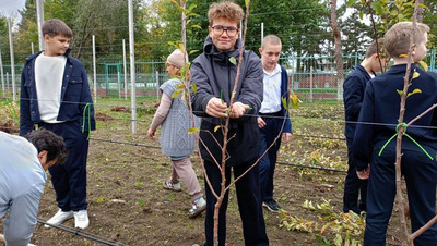 Первый школьный яблоневый сад заложили в Пятигорске