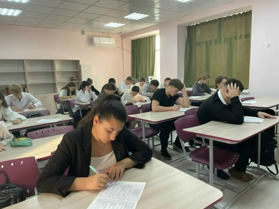 В Грачёвке прошла встреча школьников с начальником отдела ЗАГС в рамках акции Стоп, развод!