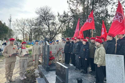 В Новоалександровске почтили память лётчика-героя Михаила Владимирова