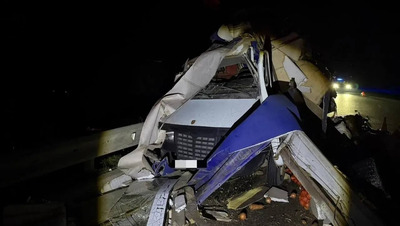 Грузовик столкнулся с «Газелью» в Петровском округе