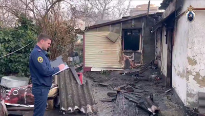 В Ставрополе следователи продолжают работу в сгоревшем доме на Дзержинского