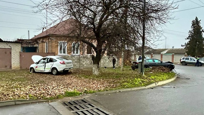 Пассажирка отечественной легковушки скончалась в результате ДТП в Минводах