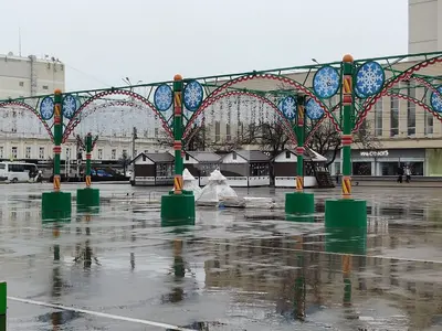 Площадь Ленина преображается к Новому году
