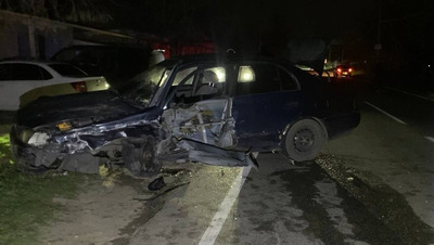 Водитель и пассажир авто пострадали из-за выезда на встречку в Грачёвском округе