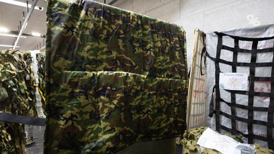 Бойцы СВО подарили волонтёрам Предгорья станок для плетения маскировочных сетей