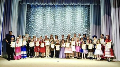 13 декабря в Георгиевском городском Доме культуры прошёл XXIV Региональный конкурс вокалистов «Звёздный дождь»!