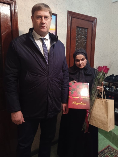 Глава Благодарненского муниципального округа навестил и поздравил с днем рождения жену погибшего участника специальной военной операции