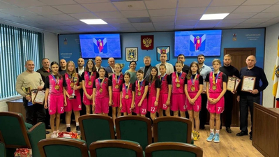 В Администрации г. Михайловска прошло награждение баскетбольной команды Вепрь