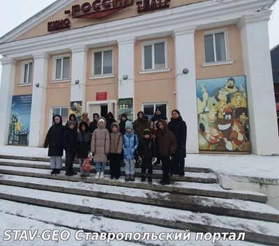 МБОУ СОШ №25 Ребята из 5 Б класса рекомендуют новогоднюю, добрую, волшебную, поучительную сказку Снеговик