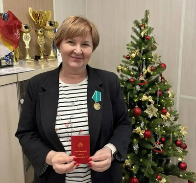 Медаль «За помощь фронту» получила директор лицея №6 в Невинномысске