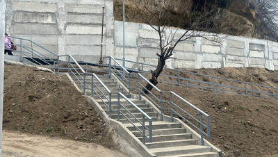 Лестницу на улице Станичной в районе школы №17 отремонтировали в Кисловодске
