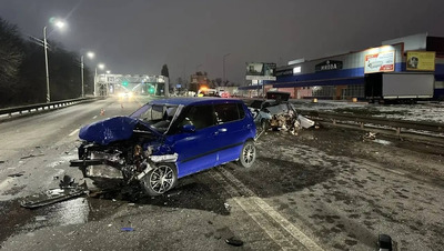 Водитель легковушки погиб в аварии с двумя автомобилями на Ставрополье