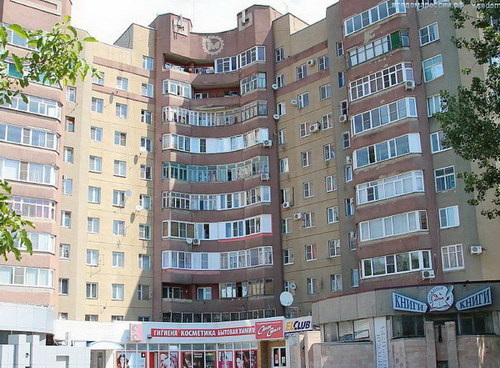 Жилой дом завода «Красный Металлист»: Просп. Карла Маркса, 3, Ставрополь, 1957 год