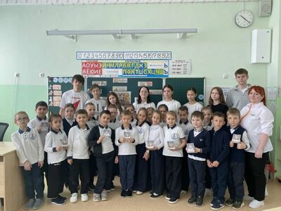 МБОУ СОШ №23 состоялся мастер‑класс, на котором ребята изготовили символические поделки в память о событиях тех лет.